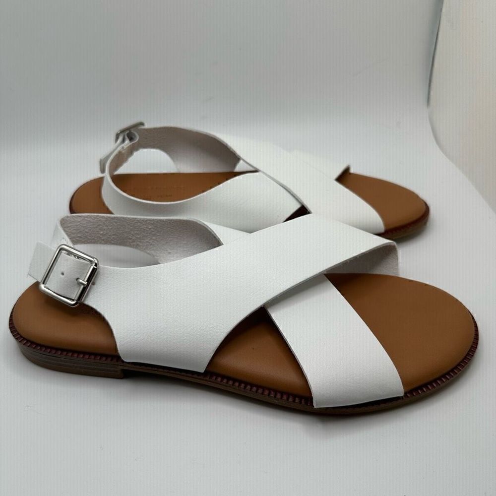 CUSHIONAIRE Women's cross band sandal +Memory Foam 7 WHITE